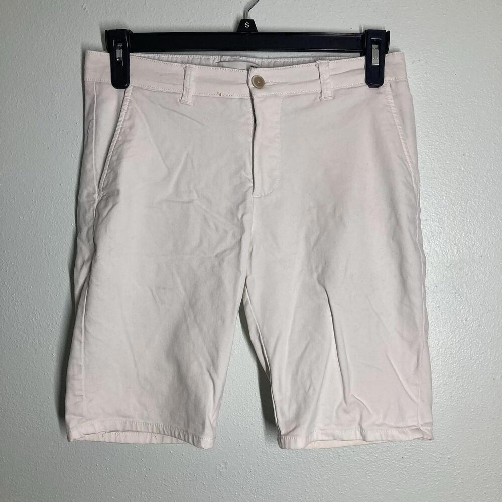 Mens Size 32 White Cargo Shorts Lightly Worn Great Condition House Brand